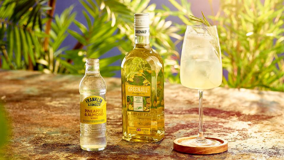 Pineapple-Spritz-full-FS